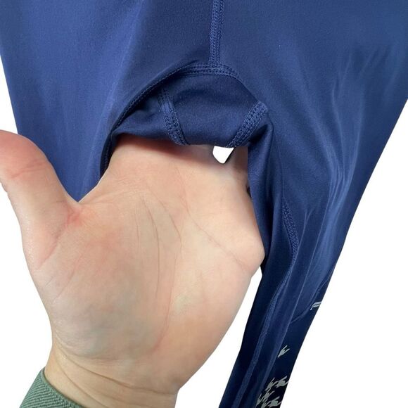 Small Fabletics Mid-Rise Ultracool Reflective 7/8 -
Fabletics - Picture 6 of 13